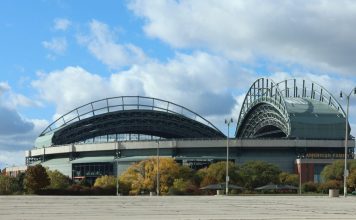 Brewers Beat Dodgers 2-1 in NLCS Game 1 as Turang Homers, Bullpen Holds Exterior of American Family Field, home of the Milwaukee Brewers, with its roof closed in Milwaukee, Wisconsin.